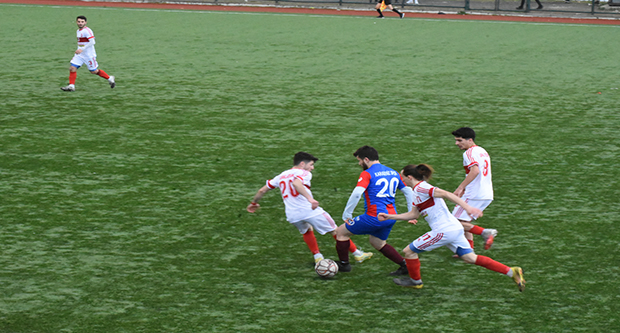 Karadeniz Gençlikspor zorlu maçtan galip ayrıldı