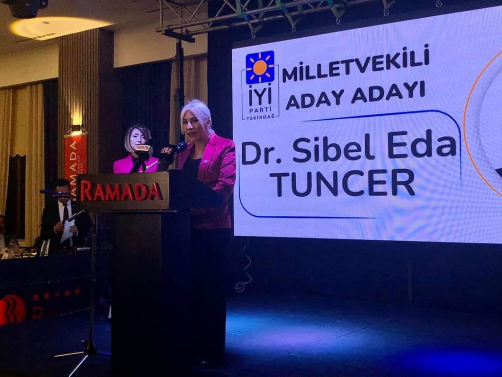 “TÜM HAKSIZLIKLARA SESİNİ ÇIKARAN BİR KADIN VEKİL OLMAK İSTİYORUM