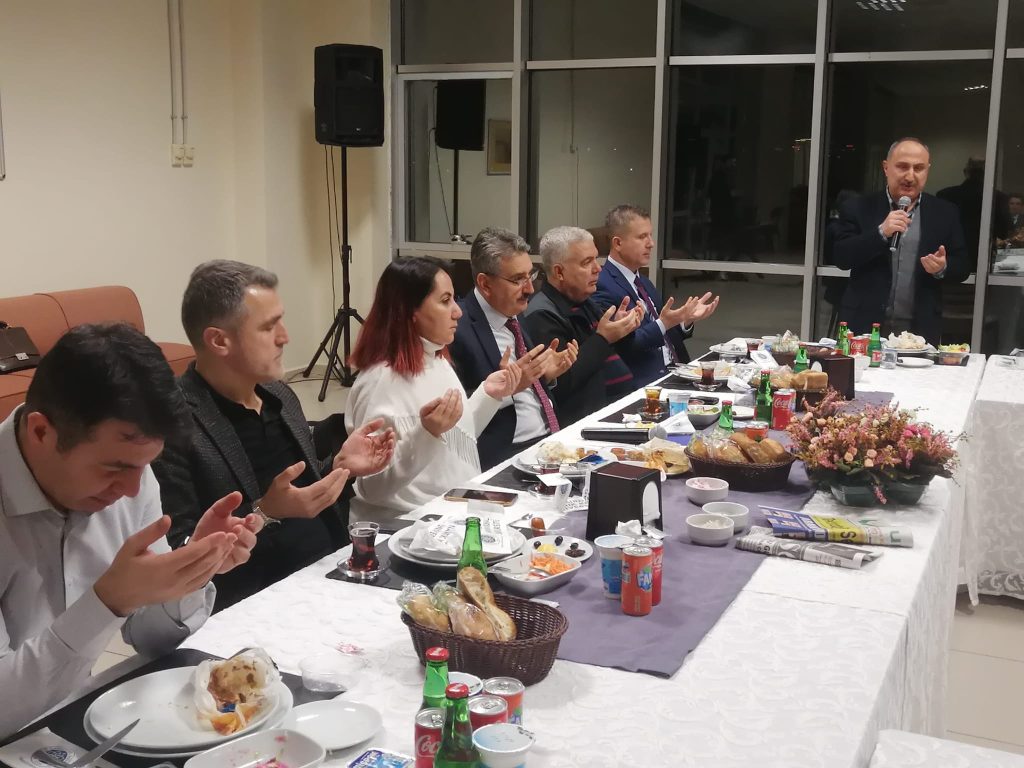 Rektör Şahin basınla iftarda bir araya geldi