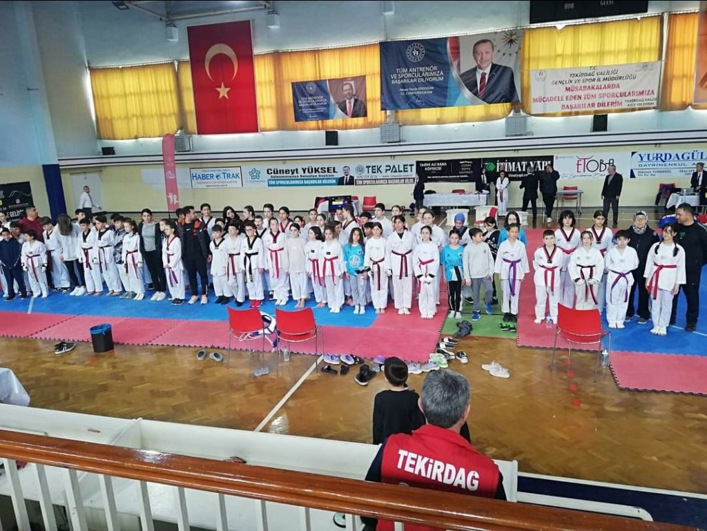 Taekwondo’da küçükler yarıştı
