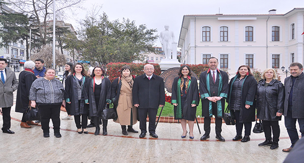 “ADALETE ERİŞİMİN GÜVENCESİ AVUKATLARDIR”