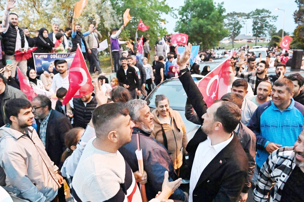 “Bu millet oyunu parayla satmaz”