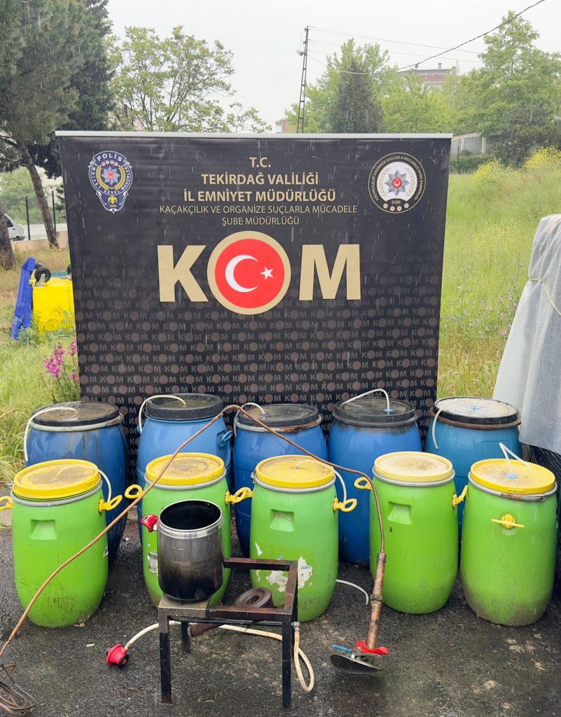 870 litre kaçak içki ele geçirildi