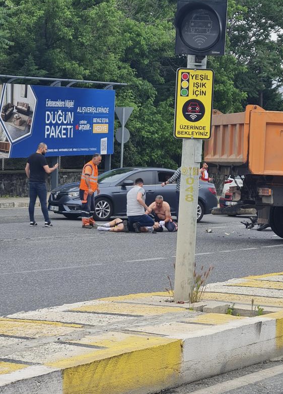 Motosiklet ile kamyonun çarpıştığı kazada bir kişi yaralandı