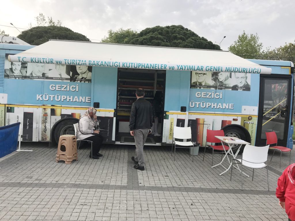 Gezici Kütüphane’ye yoğun ilgi