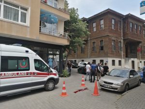 Belediye çalışanı sokak ortasında intihar etti