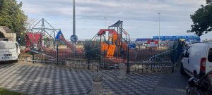ÇOCUKLARIN GİREMEDİĞİ PARK