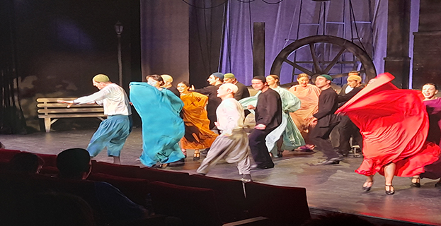 Şehir tiyatrosundan başarılı performans