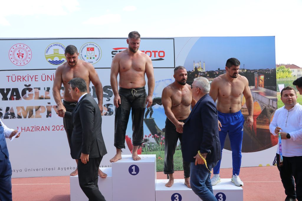 Başpehlivanlığı Nedim Gürel kazandı