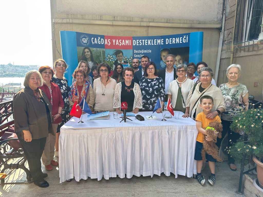 ÇYDD’den 165.957 öğrenciye burs