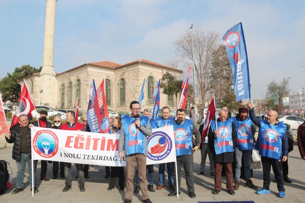 Öğretmenler ek ders mağduru
