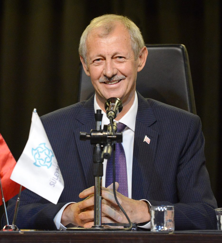 Hüseyin Uzunlar istifa etti mi?