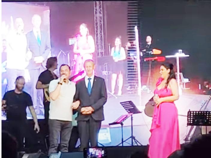 Cüneyt Yüksel’in fotoğraflarına belediyeden veto