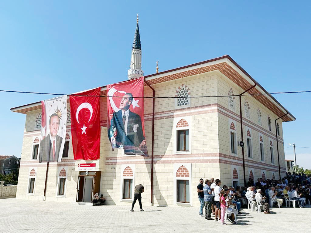 Yeniçiftlik’e yeni bir cami yapıldı
