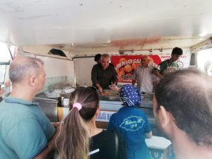 İYİ Parti lokma dağıttı