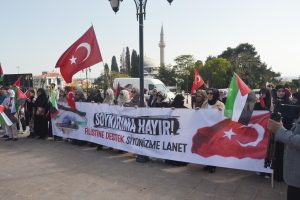 “FİLİSTİN YALNIZ DEĞİL”