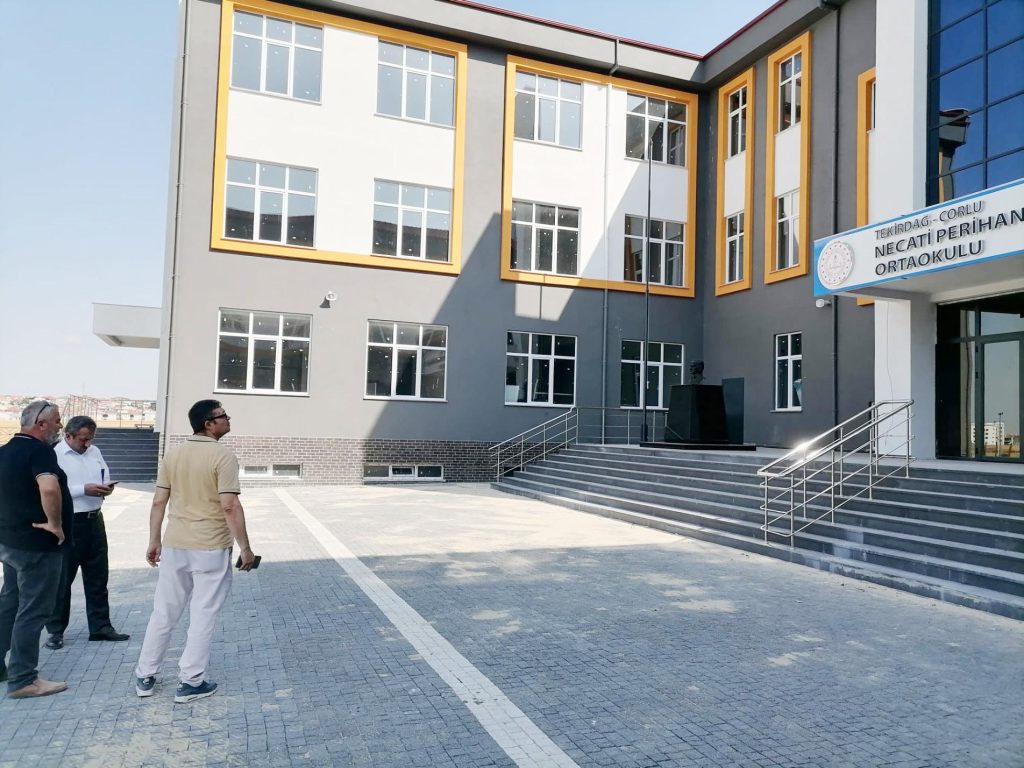 Hayırseverlerden okul desteği