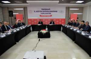 Bakanın toplantısına sert eleştiri