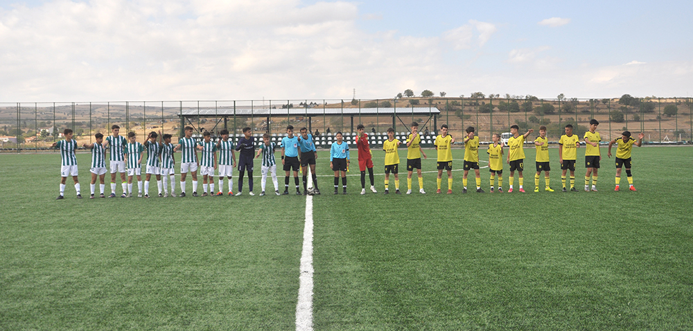 Akçeşmespor 2 golle 3 puan aldı