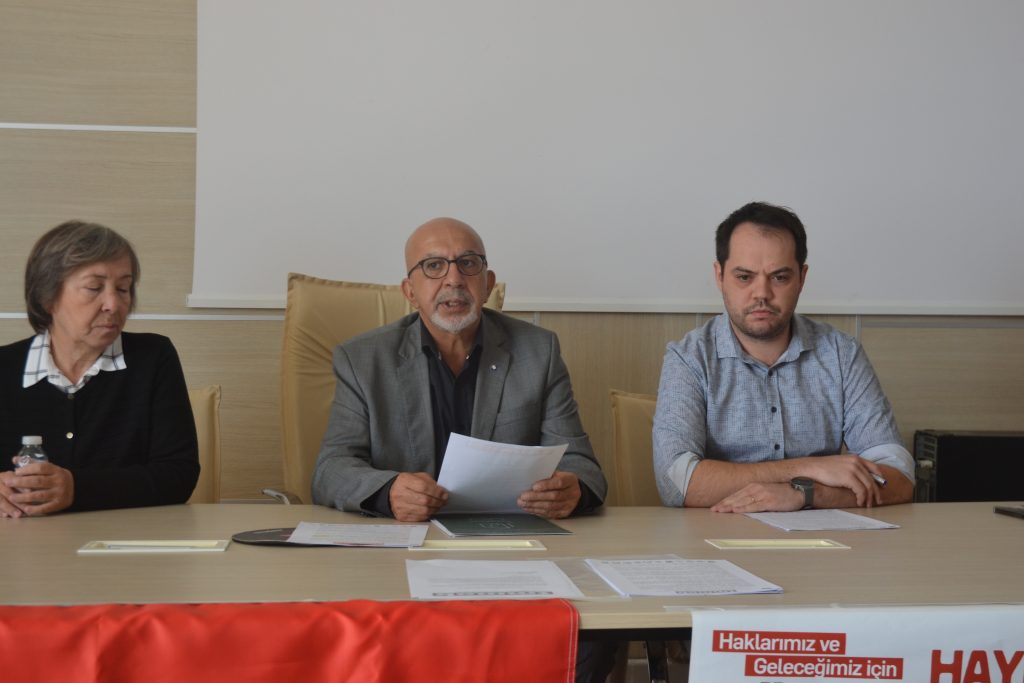 “TERÖR VE SAVAŞA KARŞIYIZ”