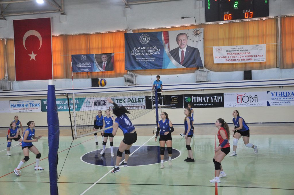 Ebru Nayim Fen Lisesi:2 Mehmet Serez Sosyal Bilimler: 1
