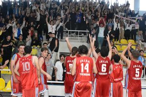 Anadolu Lisesi grup yarı finalinde
