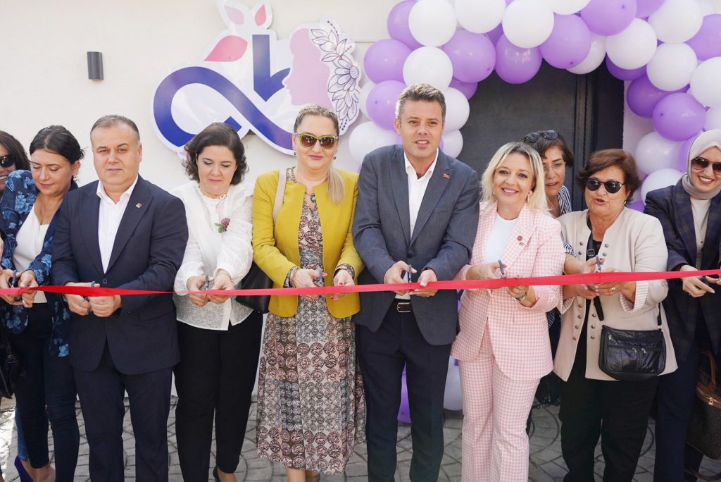 Kadın eğitim merkezi hizmete açıldı