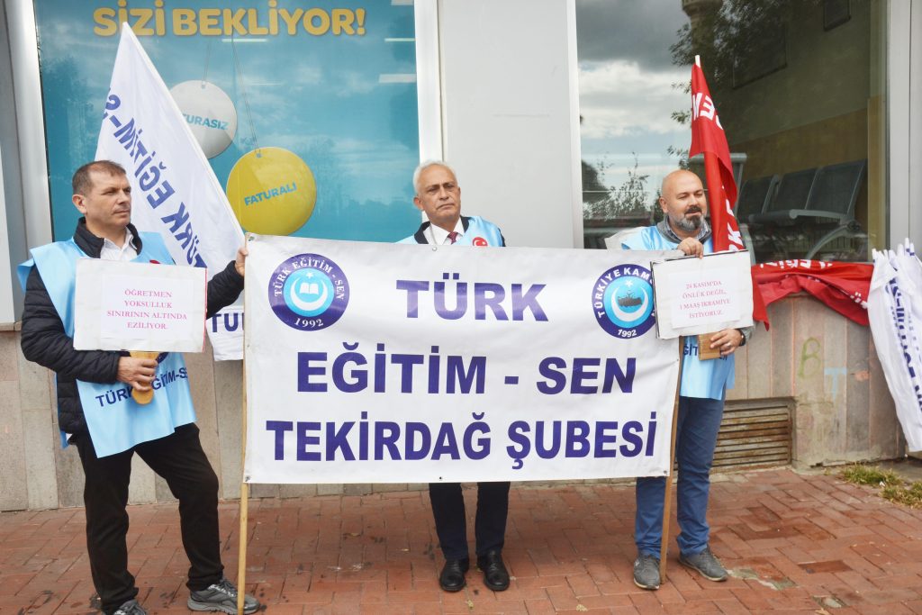 “ÖĞRETMENLER İKRAMİYE BEKLİYOR”
