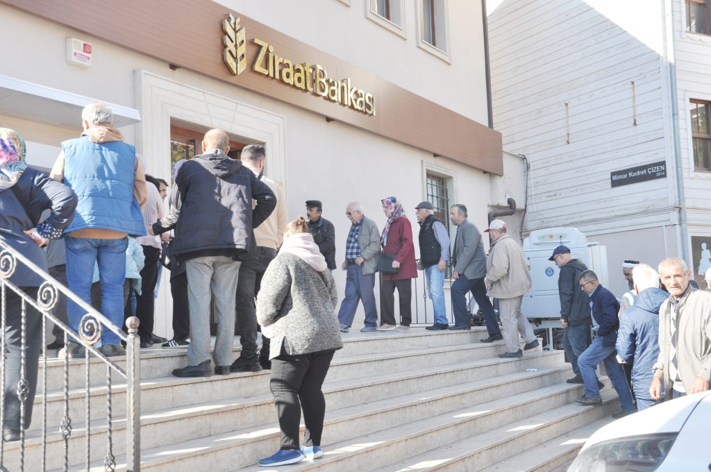 Bankalarda ikramiye kuyruğu