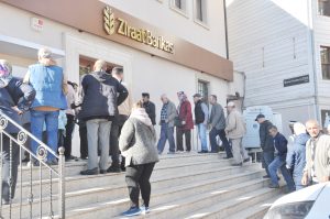 Bankalarda ikramiye kuyruğu