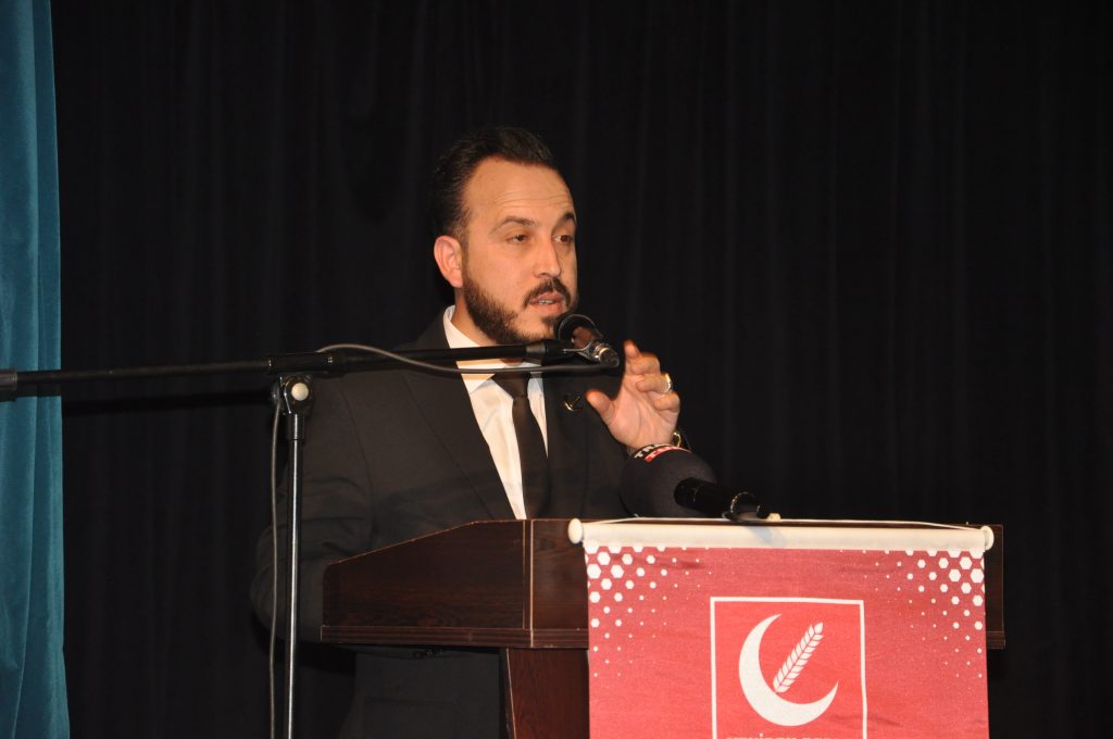 Yeniden Refah muhtarlarla işe başladı