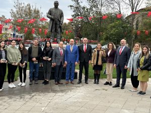 YAHYA KEMAL BEYATLI UNUTULMADI