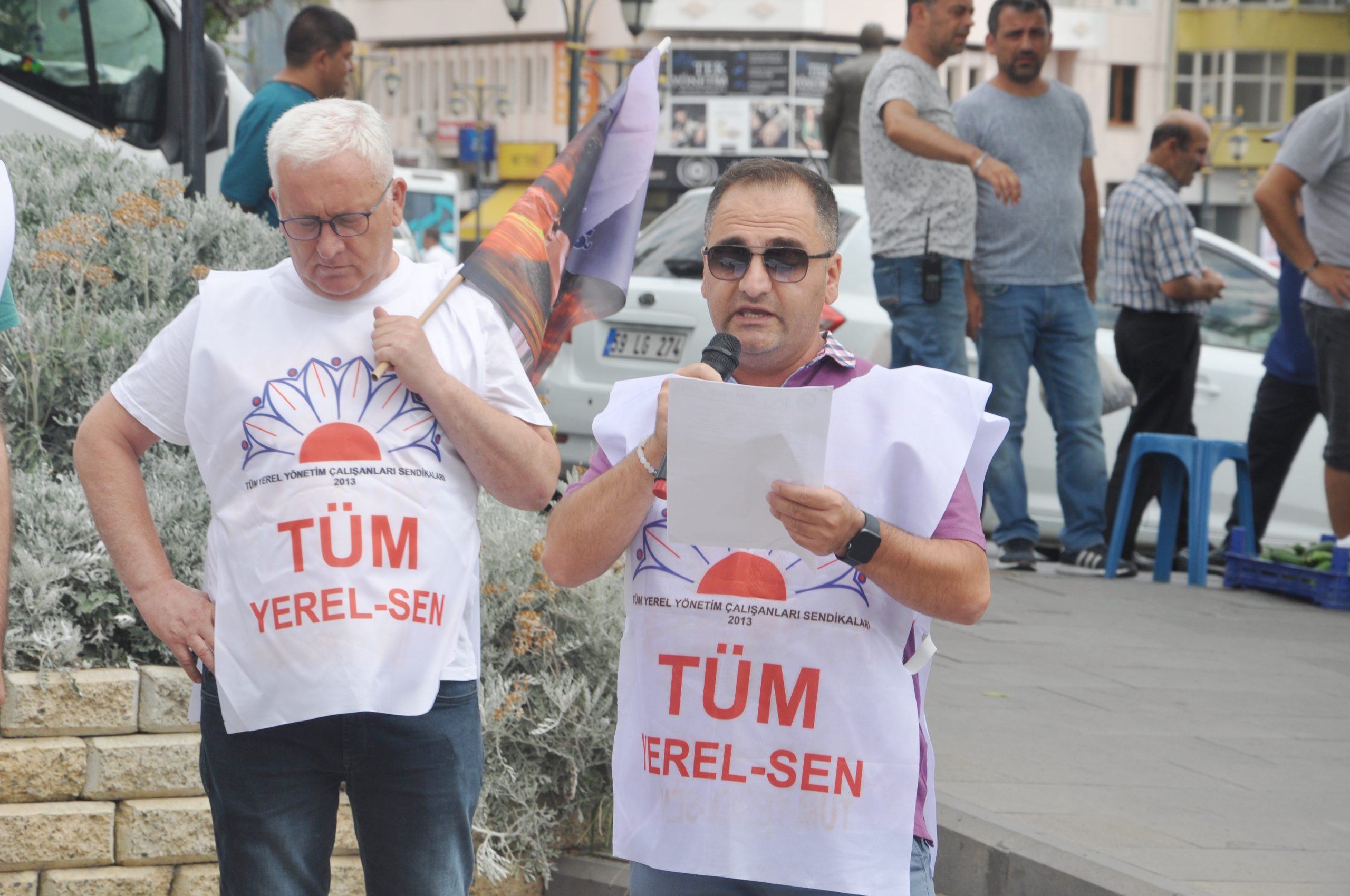“İnsan hakları açıkça ihlal ediliyor”