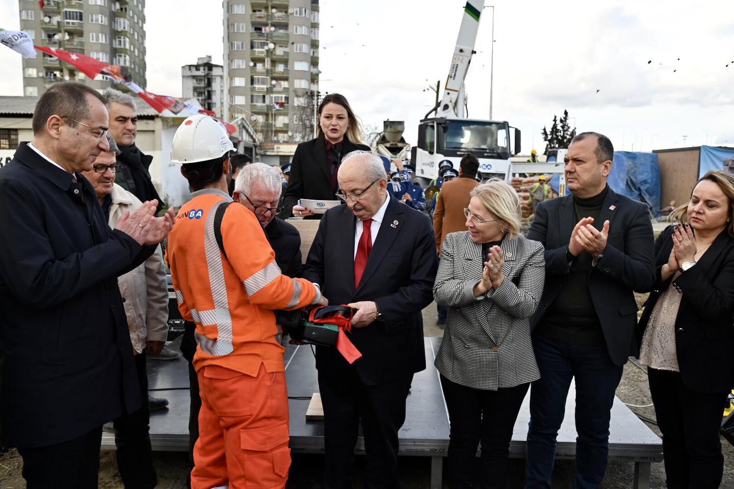 Büyükşehir 72 konutun temelini attı