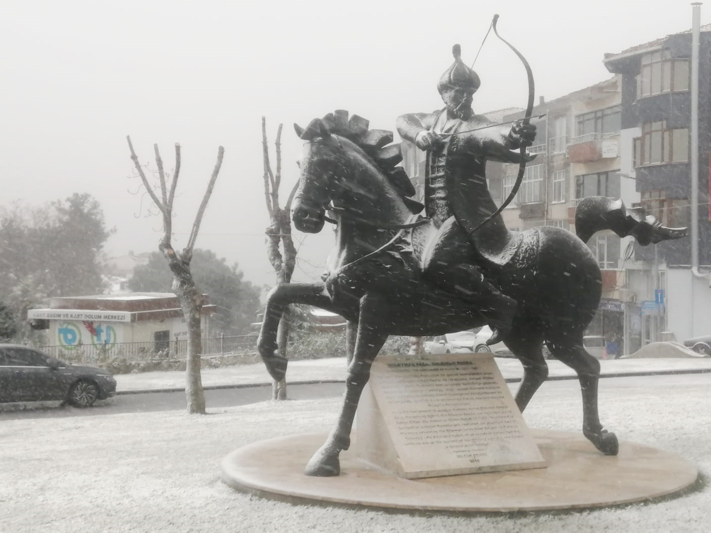 KAR ÇİFTÇİYİ SEVİNDİRDİ