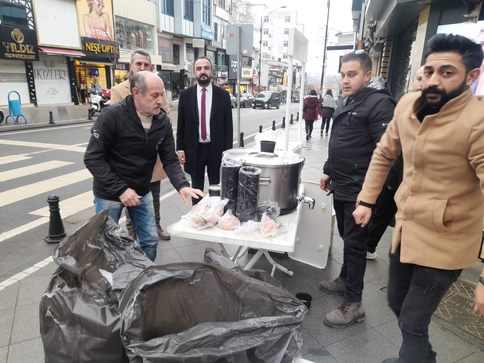 Ülkü Ocaklarından çorba ikramı