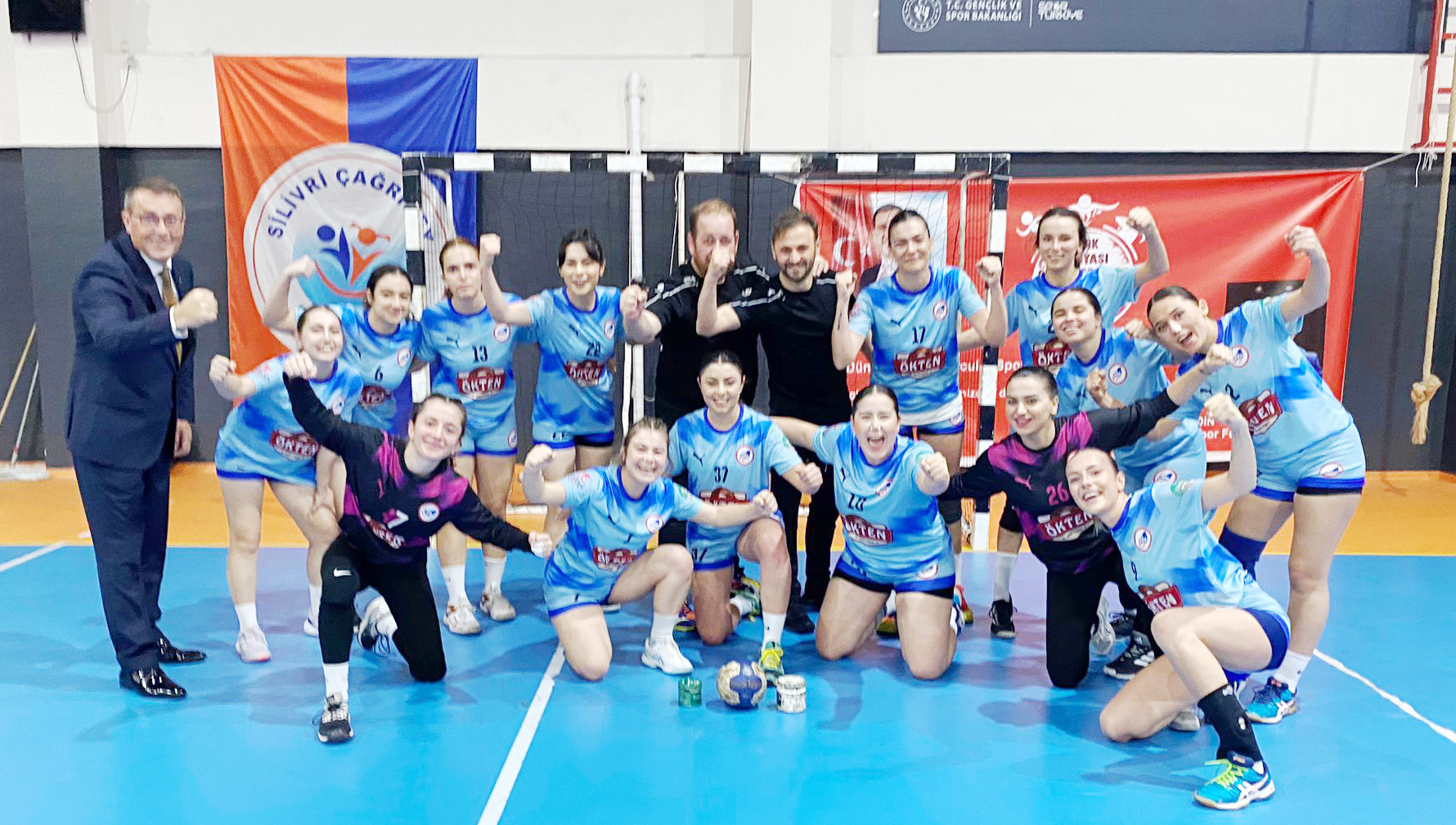 Hentbolcular play off grubunu garantiledi