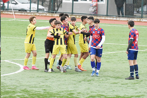 Çorlu Belediye  4 golle galip