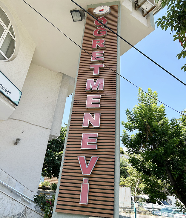 Öğretmenevine kilit vuruldu