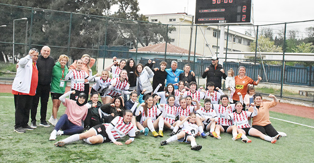Tekirdağ Gençlik Hizmetleri Kadın Futbol takımı 2. lige yükseldi.