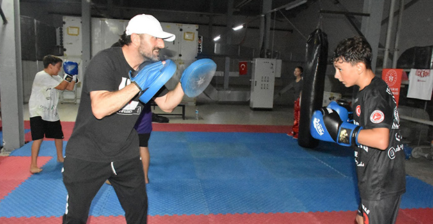 Üstün: “Kickboks kavga etmek değildir”