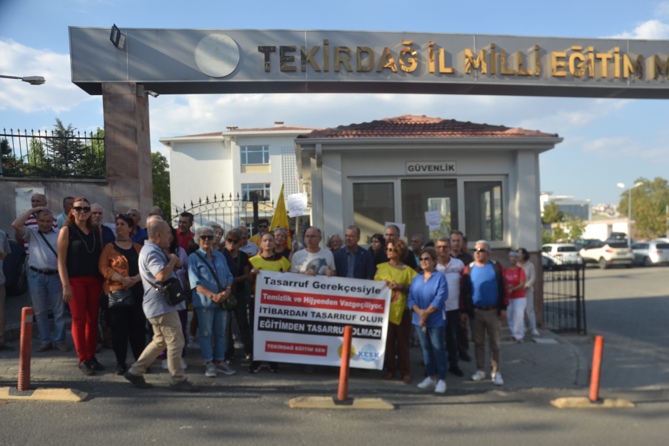 “230 öğrenciye bir temizlik görevlisi düşüyor”