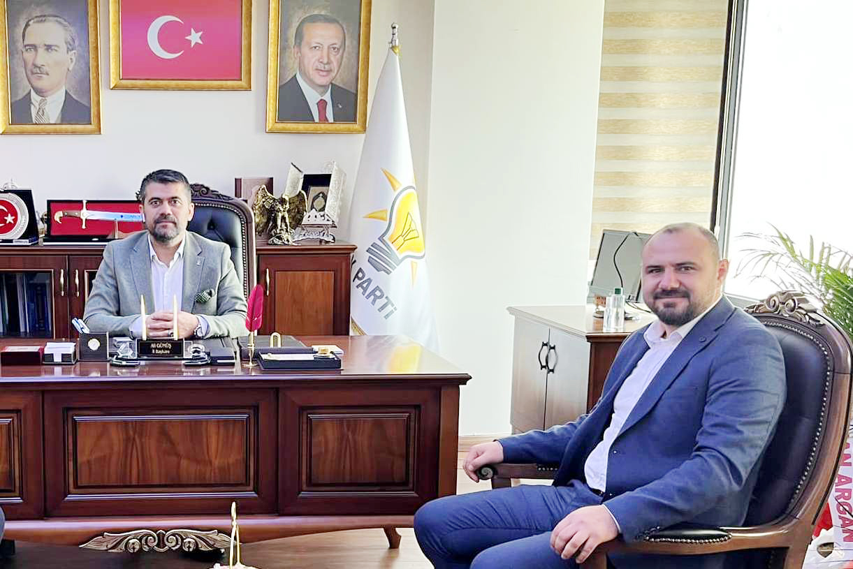 AK Parti’de il başkanı değişmiyor