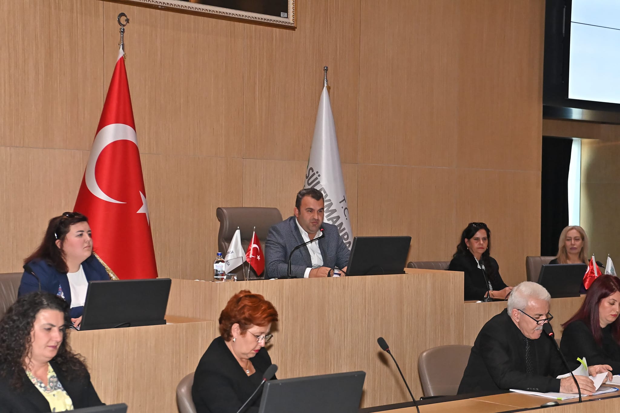 “SATMAK SİZİN İŞİNİZ”