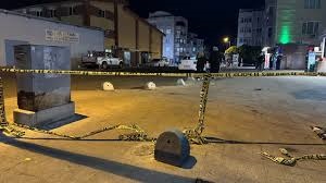 Annesini bıçakla öldürüp, 4 yakınını yaraladı