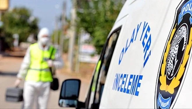 Eşini baltayla öldürdü