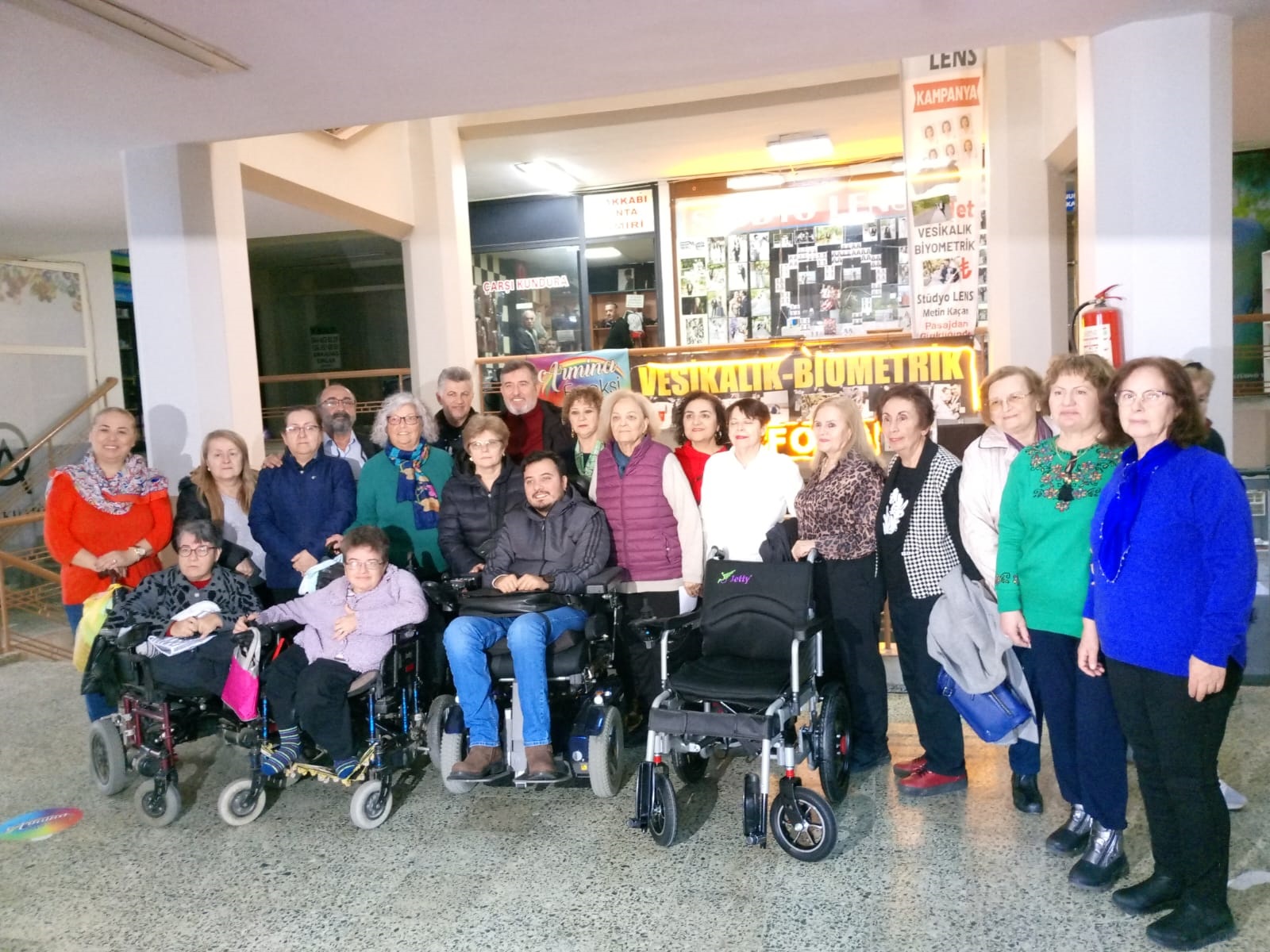 Kadınlardan anlamlı destek