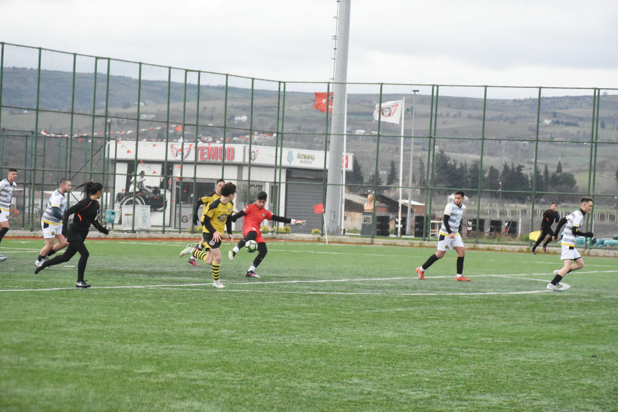 Tekirdağspor ile Namık Kemal Yenişemedi