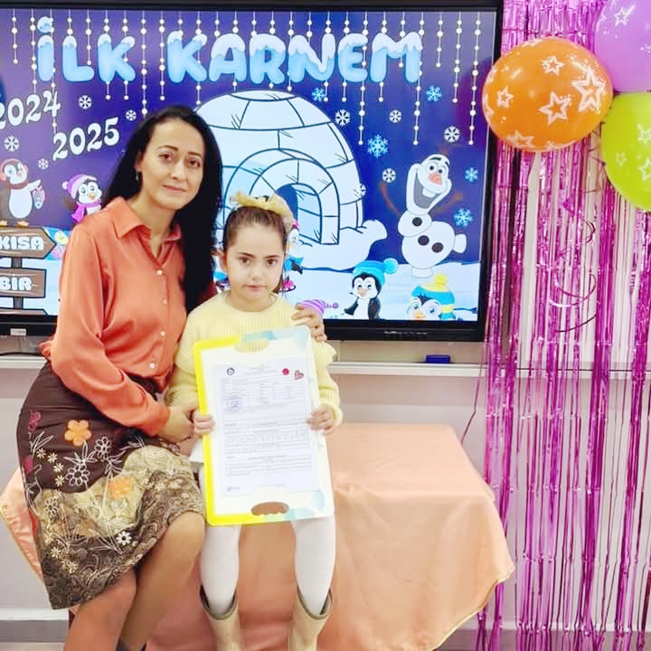 Öğrencilerin karne heyecanı