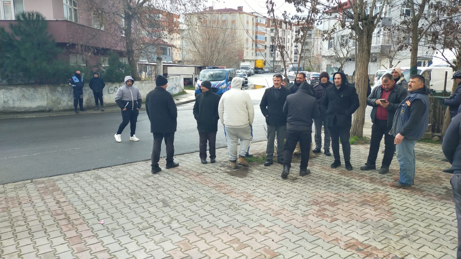Vahap Akay, oy istediği pazarı kaldırdı